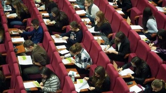 30 zadań w 3 godziny. Matura próbna na uniwersytecie