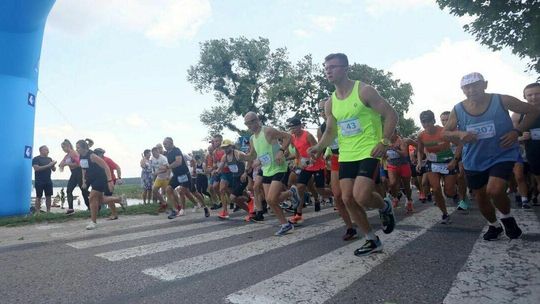31. Bieg Jezior. Uczestnicy zmagali się nie tylko z dystansem 