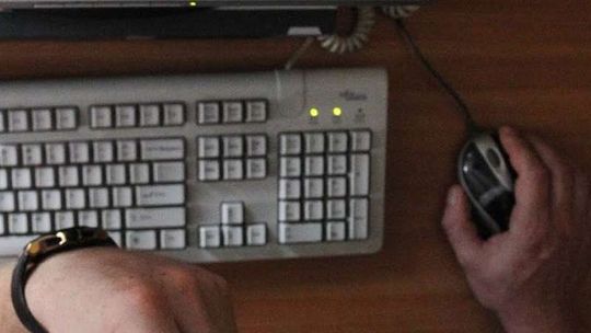 31-latek pisał do uczniów z Lublina na Facebooku. Udawał pielęgniarkę, prosił o rozbierane zdjęcia