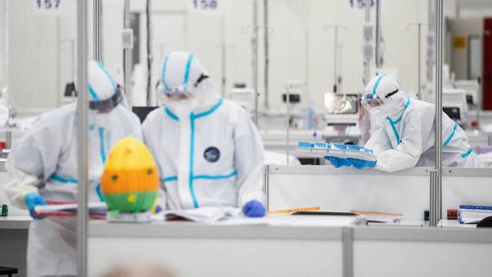 319 nowych zakażeń koronawirusem, w tym 12 w woj. lubelskim. Zmarło 26 chorych