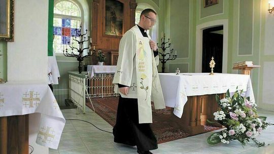 32-letni ksiądz oskarżony o kilkukrotny gwałt