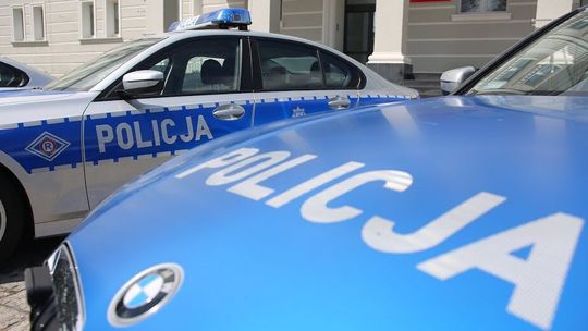 35-latek z nożem w brzuchu. Policjanci ruszyli na pomoc