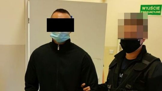 37 kg narkotyków u pseudokibica z Lublina. Poskładane równo w szafce jak koszule