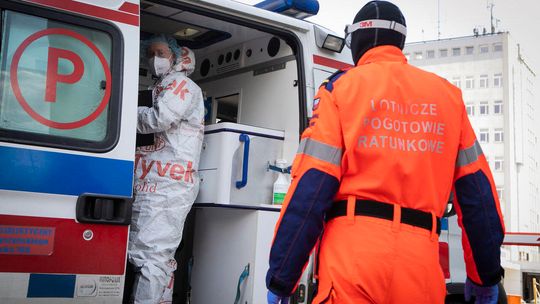 371 nowych przypadków zakażenia koronawirusem w Polsce. Zmarło 15 chorych