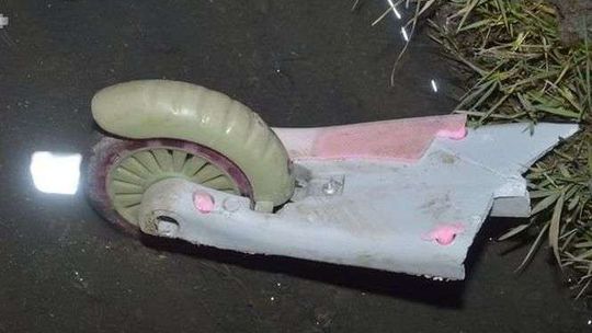 4-latek jechał na hulajnodze, potrącił go samochód. Kierowca uciekł 