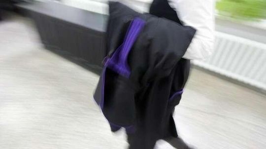 40-latek odpowie za grożenie sędziemu. Czekał na niego na klatce schodowej