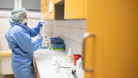 4394 nowe przypadki zakażenia koronawirusem w Polsce. Zmarło 35 chorych