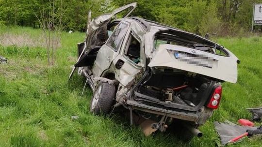 46-letni kierowca staranował znak drogowy. Mężczyzna był pijany