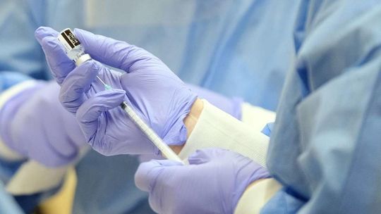 48-latkowie mogą się już zapisywać się na szczepienie przeciw COVID-19