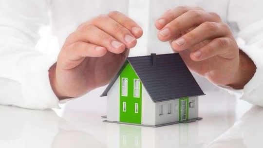 5 głównych korzyści z wykupienia ubezpieczenia mieszkania przed wyjazdem na wakacje