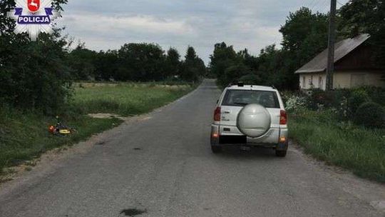 5-latek wjechał rowerkiem pod samochód