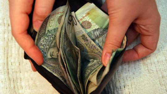 5-latek znalazł pieniądze i telefon. Rodzic przyniósł na komendę