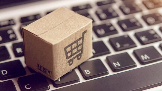 5 powodów, dlaczego warto kupić znicze w sklepie internetowym