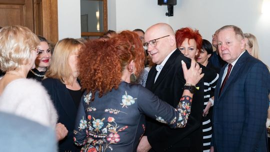 5 prezydentów, a sekretarz ten sam. Po 34 latach odchodzi na emeryturę 