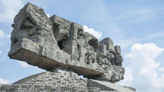 50 lat temu powstał Pomnik Walki i Męczeństwa na Majdanku