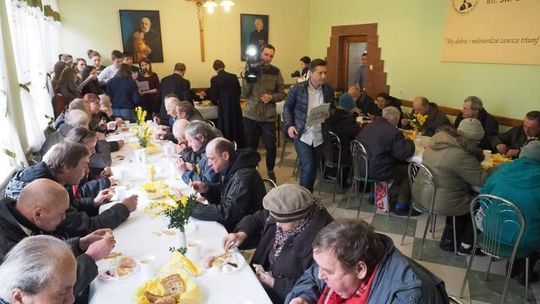 500 osób na śniadaniu dla najuboższych w Lublinie
