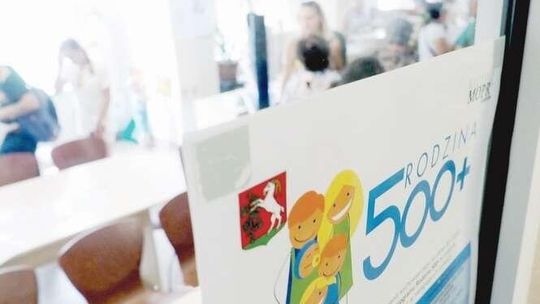 500 plus. Marnotrawisz pieniądze? Dostaniesz talony. Coraz więcej takich rodzin