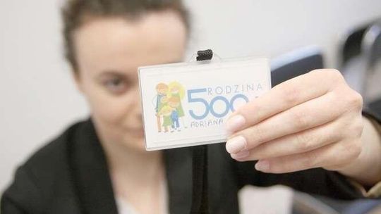 500 plus po miesiącu: 2 miliony wniosków, z czego 472 tys. przez internet