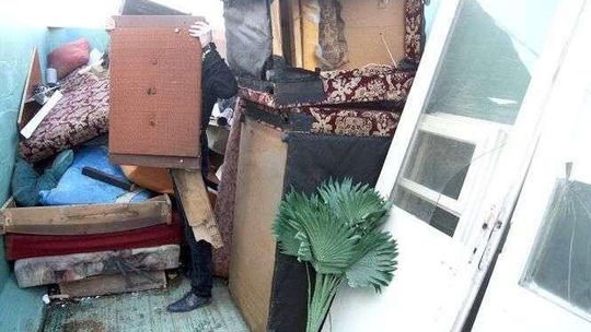 "500 plus" w dom, a rupiecie na złom. Polacy kupują więcej mebli, stare wyrzucają