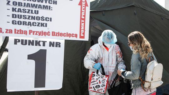 506 osób z pozytywnym wynikiem testu na koronawirusa. Zmarło 14 chorych