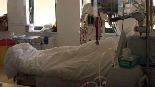 60-latek podpalił się przed starostwem. Już pół roku wcześniej powiedział urzędnikom, że to zrobi