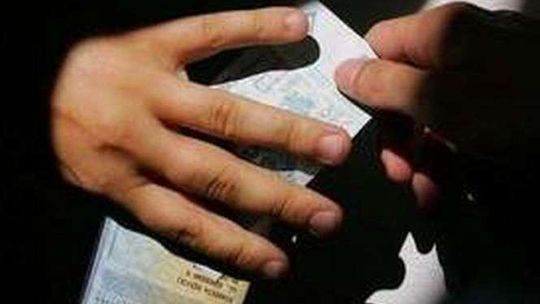 600 euro dla policjantów z drogówki. Przeliczył się