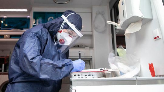 600 nowych przypadków zakażenia koronawirusem w Polsce. Zmarło 10 chorych