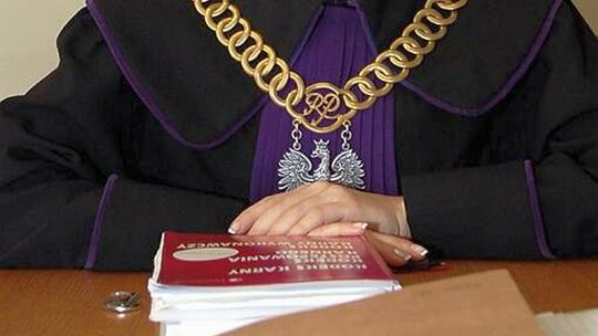 64-latek kilka razy ugodził ofiarę nożem, grozi mu dożywocie