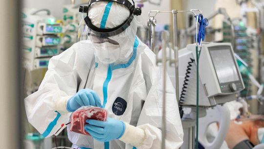 6802 nowe przypadki zakażenia koronawirusem w Polsce. Zmarło 421 chorych