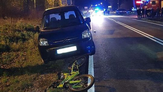 7-latek jechał nieoświetlonym rowerem, bez odblasków. W dziecko wjechał samochód