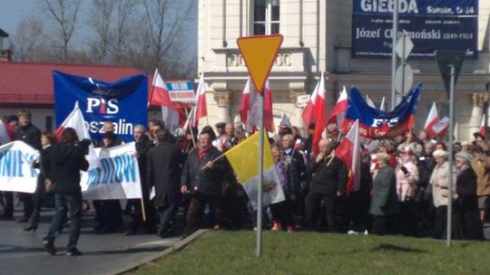 700 osób na marszu w Koszalinie w obronie TV Trwam (film)