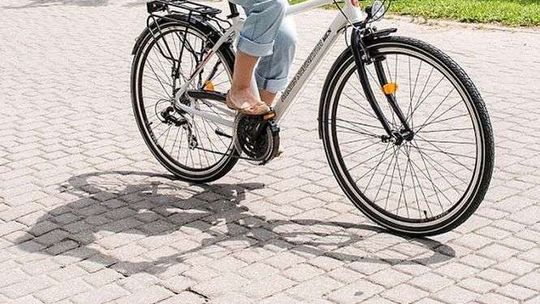 71-latka goniła rowerem złodzieja, który ukradł jej torebkę