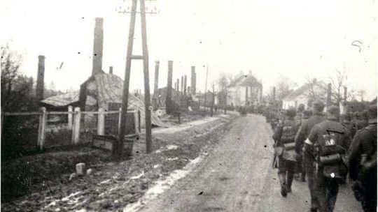 77 lat temu Niemcy zbombardowali Markuszów 