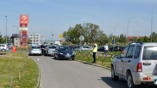 79-latek potrącił 77-latkę. Starszy kierowca nie zauważył pieszej