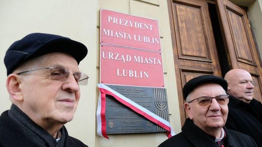 82 lata temu Niemcy przeprowadzili akcję Reinhardt. Lublin odsłonił tablicę pamiątkową na cześć poległych Żydów