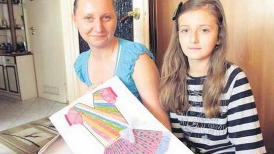 9-latka z Koszalina ubiera lalkę Barbie