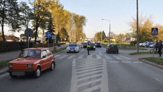 97-letni kierowca wjechał maluchem w nastolatków na przejściu dla pieszych