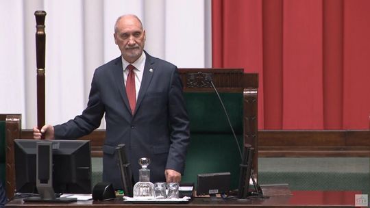 A. Macierewicz otworzył inauguracyjne posiedzenie Sejmu IX kadencji