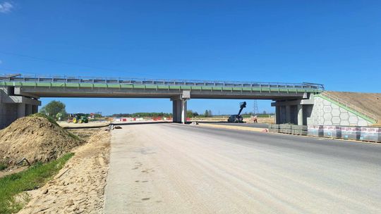 A2 w budowie. Po dwóch odcinkach autostrady pojedziemy w tym roku 