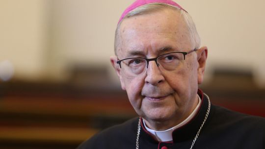 Abp Stanisław Gądecki apeluje o przestrzeganie zaleceń służb. "Epidemia się nie skończyła"