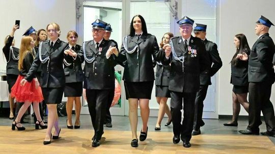 Ach, co to był za bal. Strażacy bawili się do białego rana