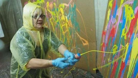 Action painting w wykonaniu pacjentów szpitala