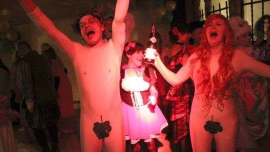 Adam i Ewa, Shrek i Freddie Mercury. Tak się bawi Kazimierz [zdjęcia]