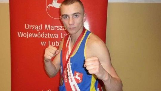 Adrian Kowal złotym medalistą młodzieżowych mistrzostw Polski w boksie