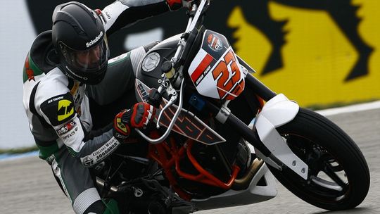 Adrian Pasek  z teamu Bogdanka PTR Honda wygrał pierwszą rundę Pucharu Europy Juniorów  w Assen