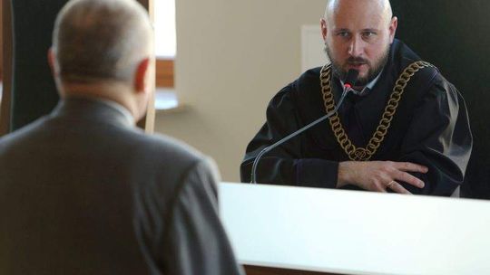 Adwokat odpowie za wypadek i ucieczkę. Nie ma prawa jazdy
