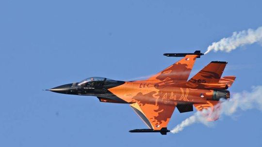 Aero Expo 2014 in Poland. Air show w Świdniku: Będą pieniądze, to będą atrakcje