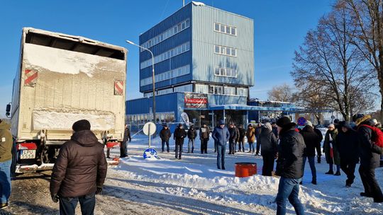 Afera Kampol Fruit. Rolnicy mają dostać tylko połowę pieniędzy. ZUS i Banki - całość