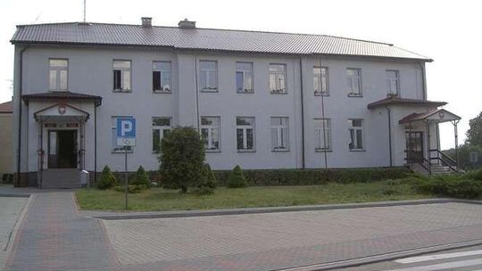 Afera w gminie. Córka radnego dostała tanie gminne mieszkanie