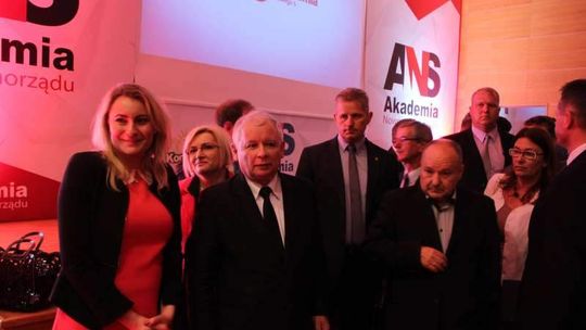 Akademia senatora PiS szkoli samorządowców. Przyjechał Jarosław Kaczyński
